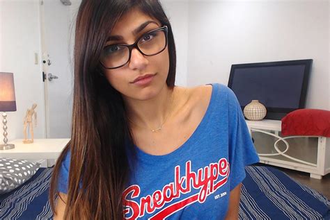 mia kahlifa fleshlight|Mia Khalifa Fleshlight Porn Videos .